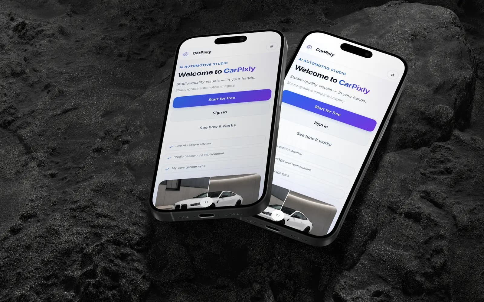 Dos iPhone con la versión móvil de CarPixly sobre piedra oscura